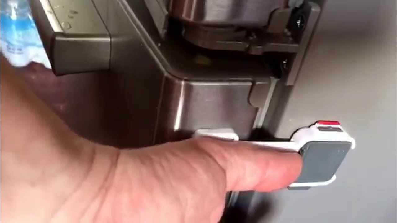 How to use munchkin xtra guard to childproof your double fridge with