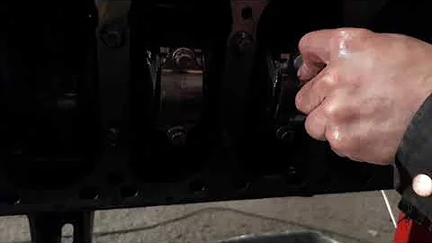 Установка поршня 6HH1 2 часть