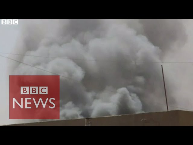 Islamic State 'seizes Iraqi city of Ramadi' - BBC News class=