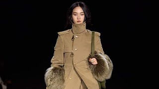 #Burberry Fall Winter 2024 Collection Naomi Campbell #LFW #londonfashion #Londonfashionweek #runway