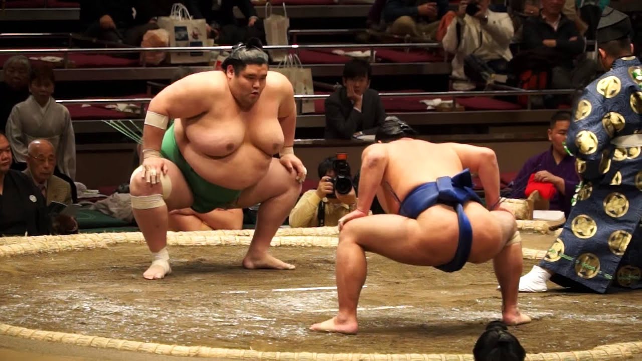 先輩水戸泉の前で大量の塩を撒く旭日松 大相撲 H25初場所 Youtube 先輩水戸泉の前で大量の塩を撒く旭日松 大相撲 H25初場所 Youtube
