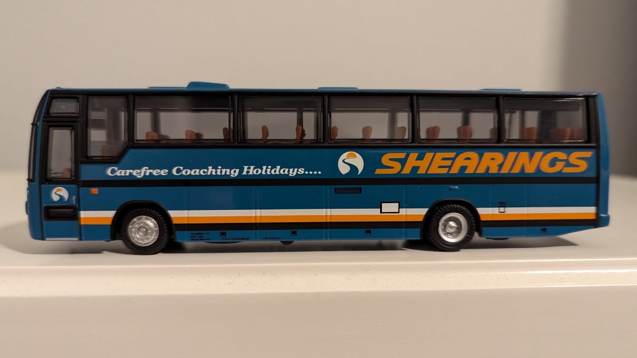 Exclusive First Editions Plaxton Paramount 3500 coach SHEARINGS review