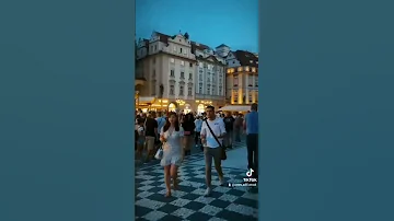 الأماكن كلها مشتاقه لك 
