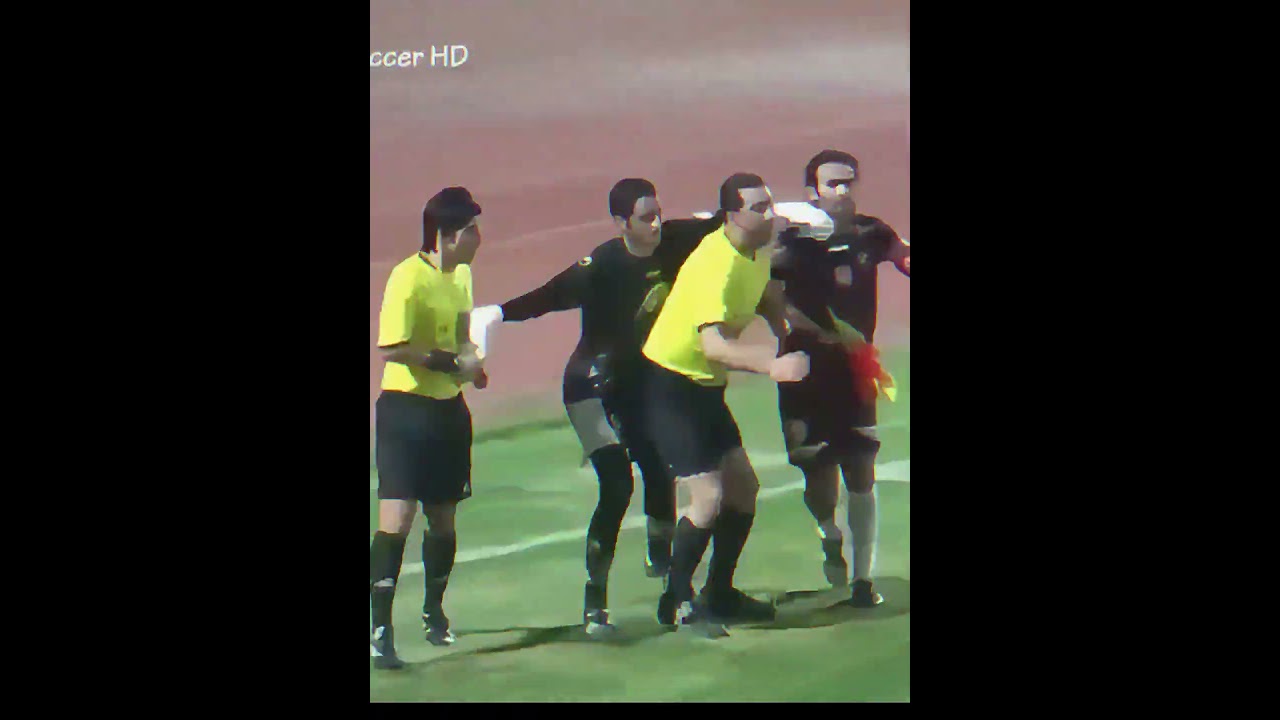 When the REF loses his temper 😬 
