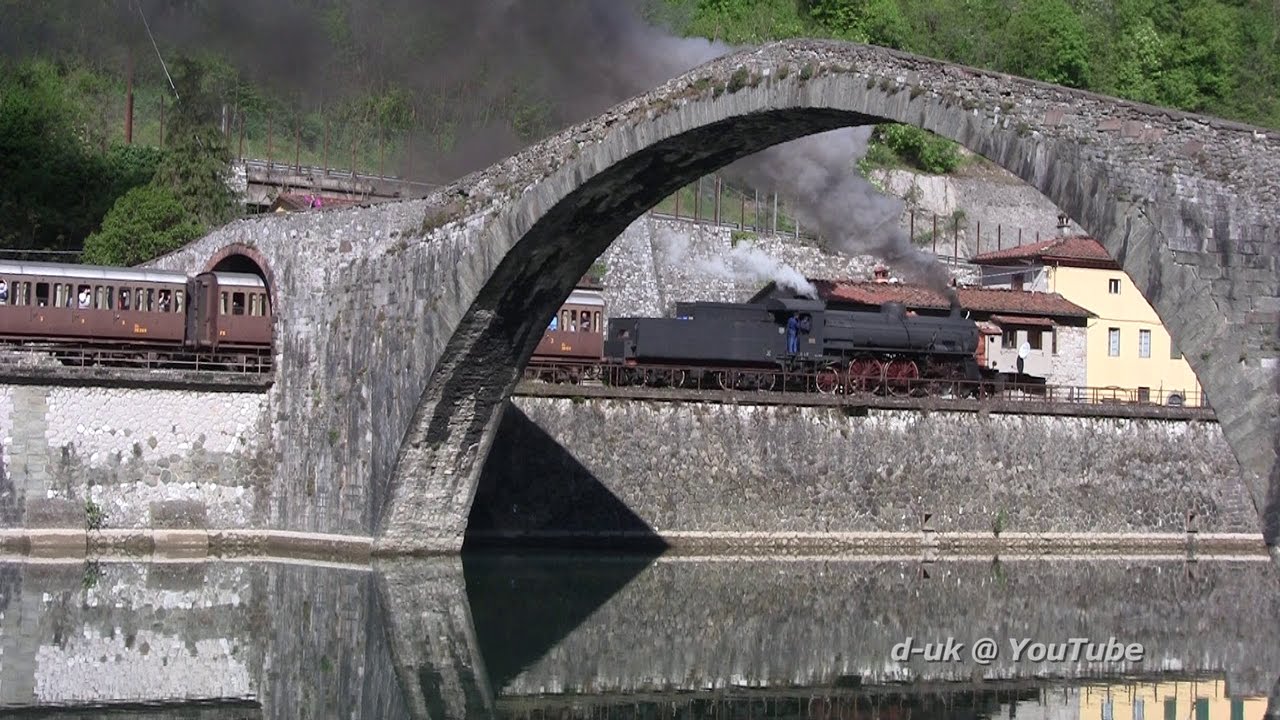 Steam Train at Devil's Bridge (Ponte del Diavolo, Tuscany, Italy)