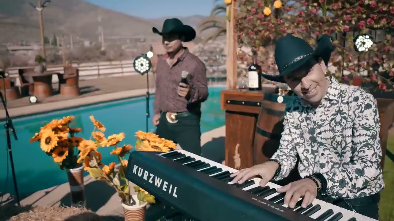 Como Hojas al Viento - es amor / Alex y el Clan Azabache