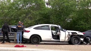 1 arrested, 1 on the run after chase, crash on metro Atlanta interstate | WSB-TV