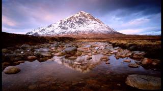 Dunoon Argyll Pipe Band and Maranchez  "The Gael" chords