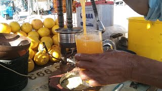 REFRESHING BOOSTER ORANGE JUICE||HEALTHY MUSMABI SHARBAT AT PAKISTAN FOOD STEERT||SWEET ORANGE JUICE