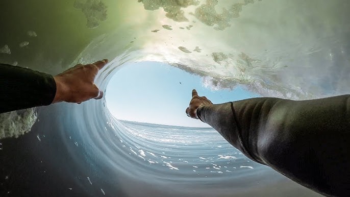 Surfing the Legendary Barrels of Tahiti in 360 Video - VRScout