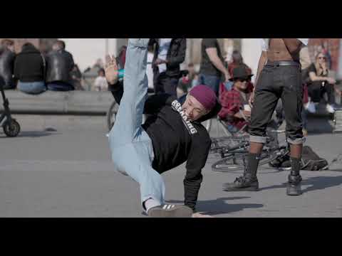 Two Random Strangers Dance-Off In Washington Square Park