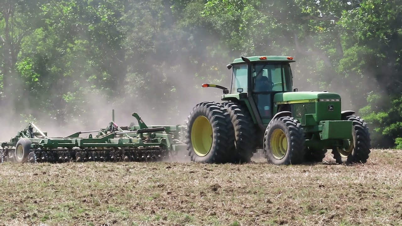John Deere 4960 doing vertical tillage