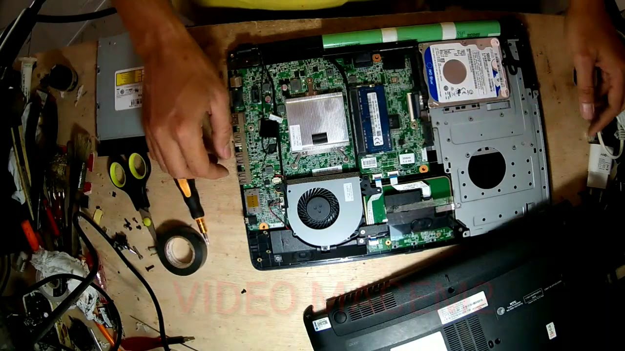 Merakit Laptop Acer One 14 - Z1402 - YouTube