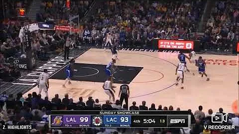 Kawhi Leonard blocks LeBron James