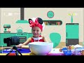 Alice and Eva Prepare Donuts for Mom While Playing Food Bloggers - Fun Kids Video