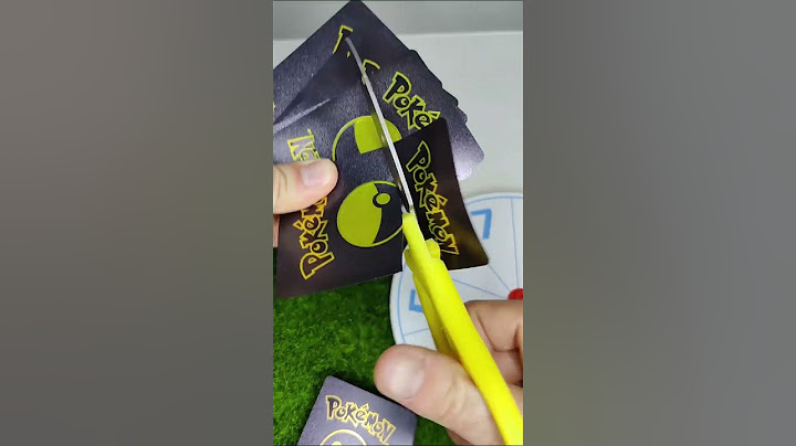 CORTO por la Mitad en un Experimento! 😳💥 Desafiando la Resistencia de las Cartas Pokémon Negras ⚫