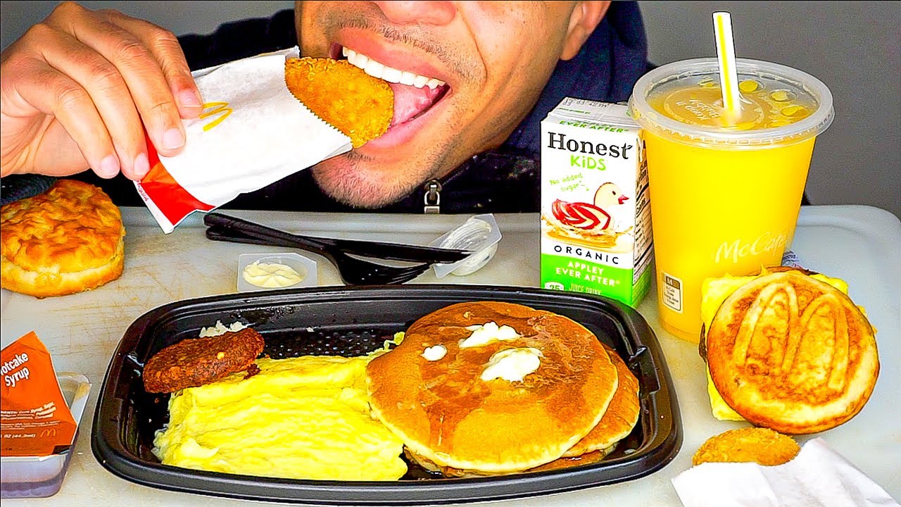 ASMR MCDONALD'S BIG BREAKFAST WITH HOTCAKES HASH BROWNS MANGO PINEAPPLE SMOOTHIE MCGRIDDLE MUKBANG