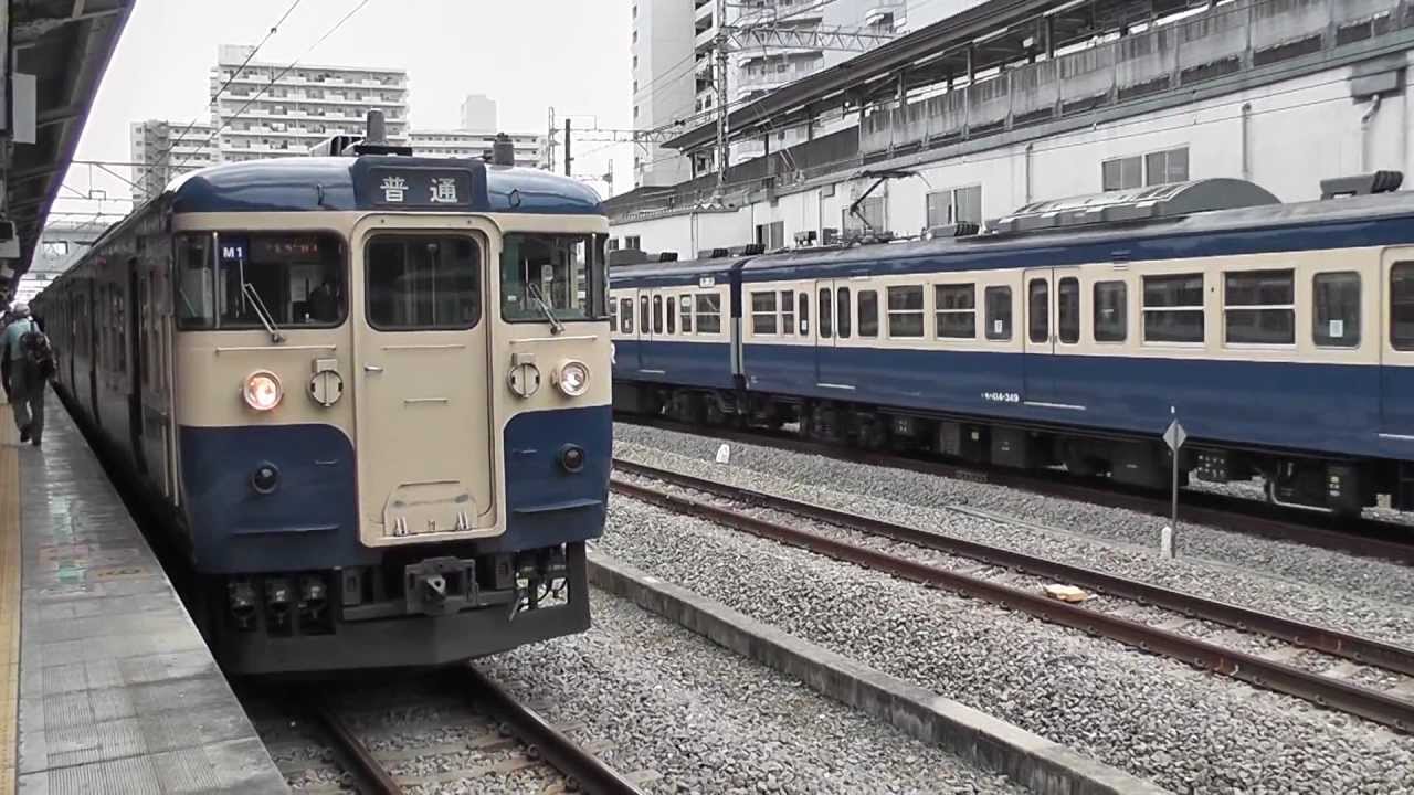 中央本線】115系スカ色、高尾での並び - YouTube
