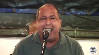 Sombrinha Pagode da Tia Doca ao vivo.