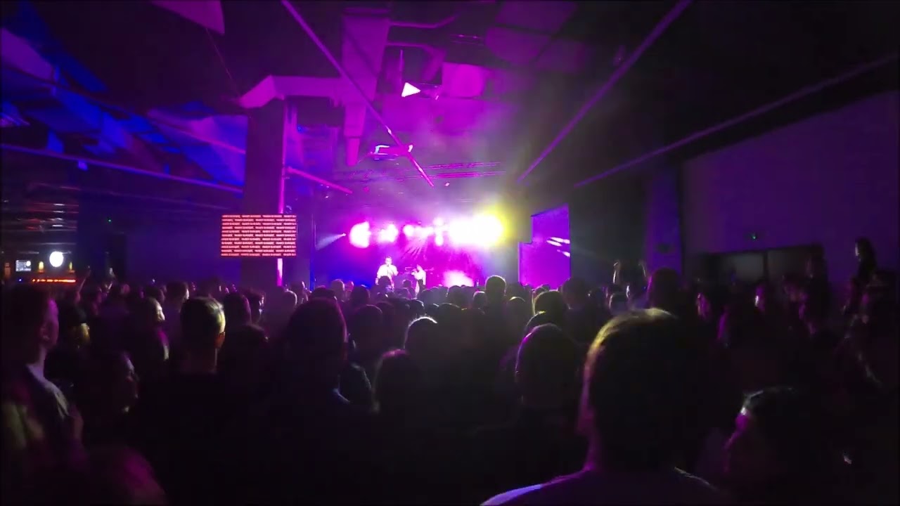 AVI - Amaretto LIVE Poznań B17
