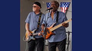 Download Lagu Love Of A Lifetime MP3