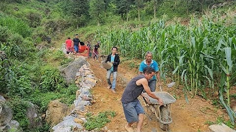 Ngôi làng Cô đơn Hấu Chua đường nguy hiểm đã khởi công M đầu tiên. Nguyễn Tất Thắng