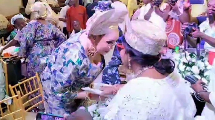 SO HUMBLE AS K 1 DE ULTIMATE WIFE EMMANUELLA ROPO BOWS TO GREET TOYIN KOLADE IYALAJE OODUA