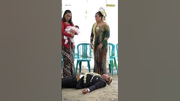 Viral pengantin pria pingsan melihat istrinya di acara pernikahan