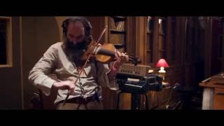 Warren Ellis playing violin  Outtake from 20 000 Days on Earth (2014)