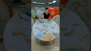 Born in the 1980s, he is from the countryside of Hunan. He has been making stainless steel folding
