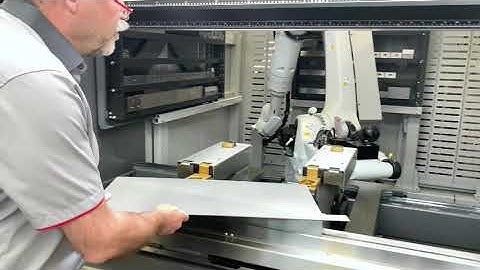 Bystronic Xpert Pro Press Brake -  6 axis back gauge