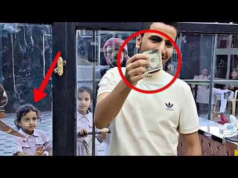 لقد غيرت الورق الى دولارات لم يصدق ماحصل؟😂