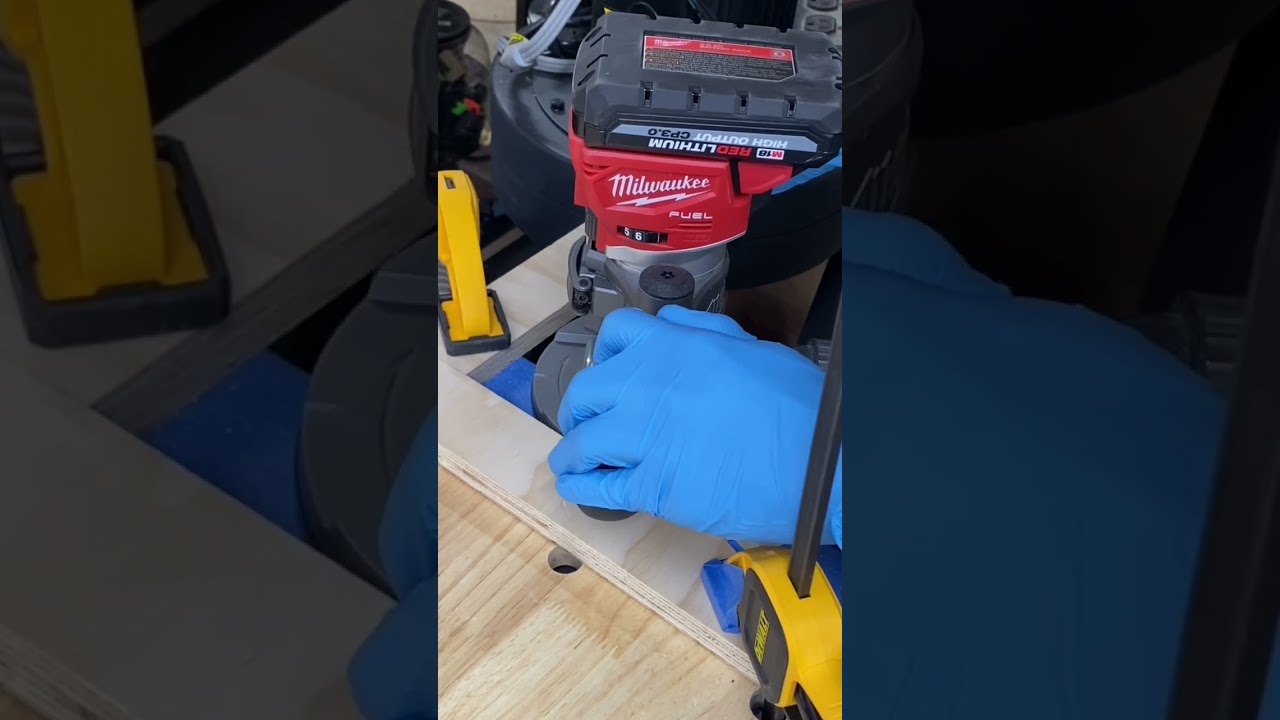 Plunge Base for M18 Compact Router 