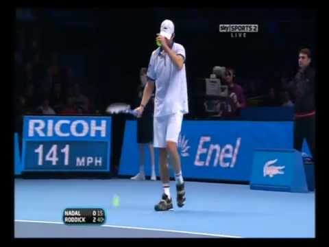 Andy Roddick smashes rocket serves at Nadal 2010 (3 ACES IN A ROW!!!)