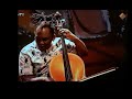 Capture de la vidéo Tv Nl Klassiek: Cello Classic African Mix  Abel Selacoe With Dutch-Violin-Quartet And Percussion