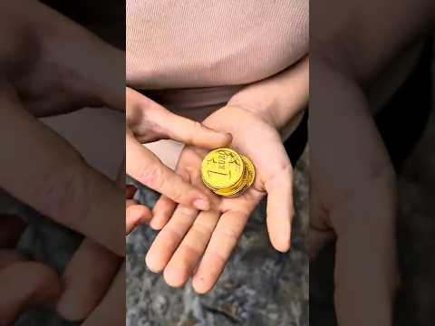👉 🪙 I found a gold euro. 😱  #bushcraft #survival #shorts #lifehacks