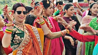 रंगीली पिछोड़ी और काला चश्मा पहनकर मम्मी ने किया जबरदस्त डांँस   || kumaoni mahila sangeet ♥