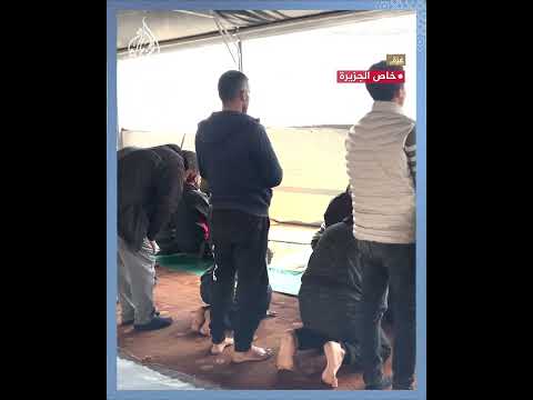 مصليات من نايلون لاستقبال الغزيين في شهر رمضان