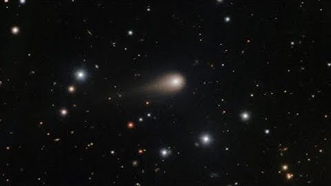 INTERSTELLAR COMET 3I/ATLAS IS SPRAYING WATER LIKE A FIRE HOSE IN DEEP SPACE!