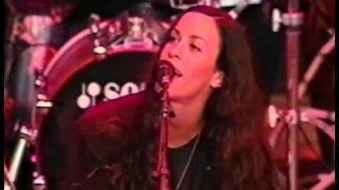 1. Alanis Morissette - All I Really Want (Shoreline Amphitheatre, 1997)