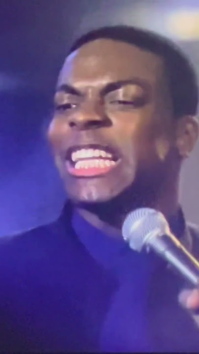 Det Carter sings classic in triad bar #rushhour2 #humor #karaoke #buddycop