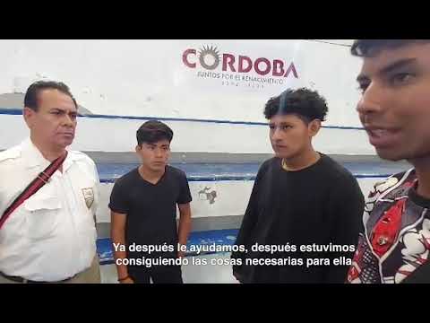 Auxilian a migrante que dio a luz y rescatan a 140 guatemaltecos en autobús en Veracruz