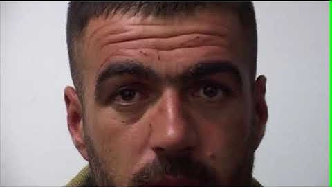 I iku policisë me pranga në duar, vetëdorëzohet pas 3 ditësh Ermir Idrizllari: U arratisa nga frika
