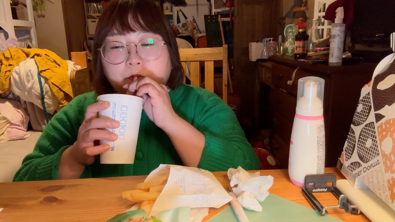 モスバーガーとミスドの抹茶ドーナツを食べました