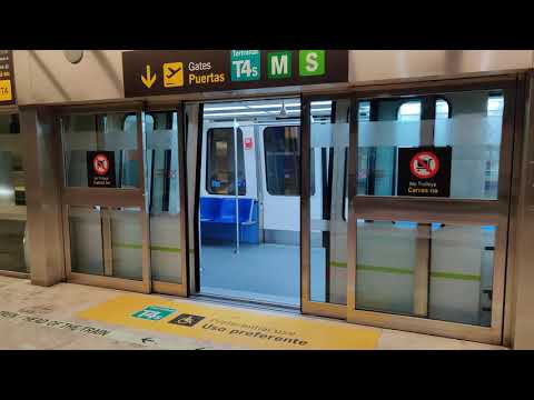 A ride on the T4-T4S connection train in Madrid Barajas airport