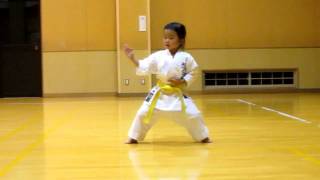 Download lagu Heian shodan by Mahiro 4 year old girl 四歳女の子の平安初段 Heian shodan by Mahiro 4 year old girl 四歳女の子の平安初段