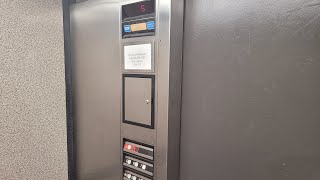 [EL] 1985? Dover Impulse Traction Elevators (only 1 works) at Olde Gatlinburg Place (Gatlinburg, TN)