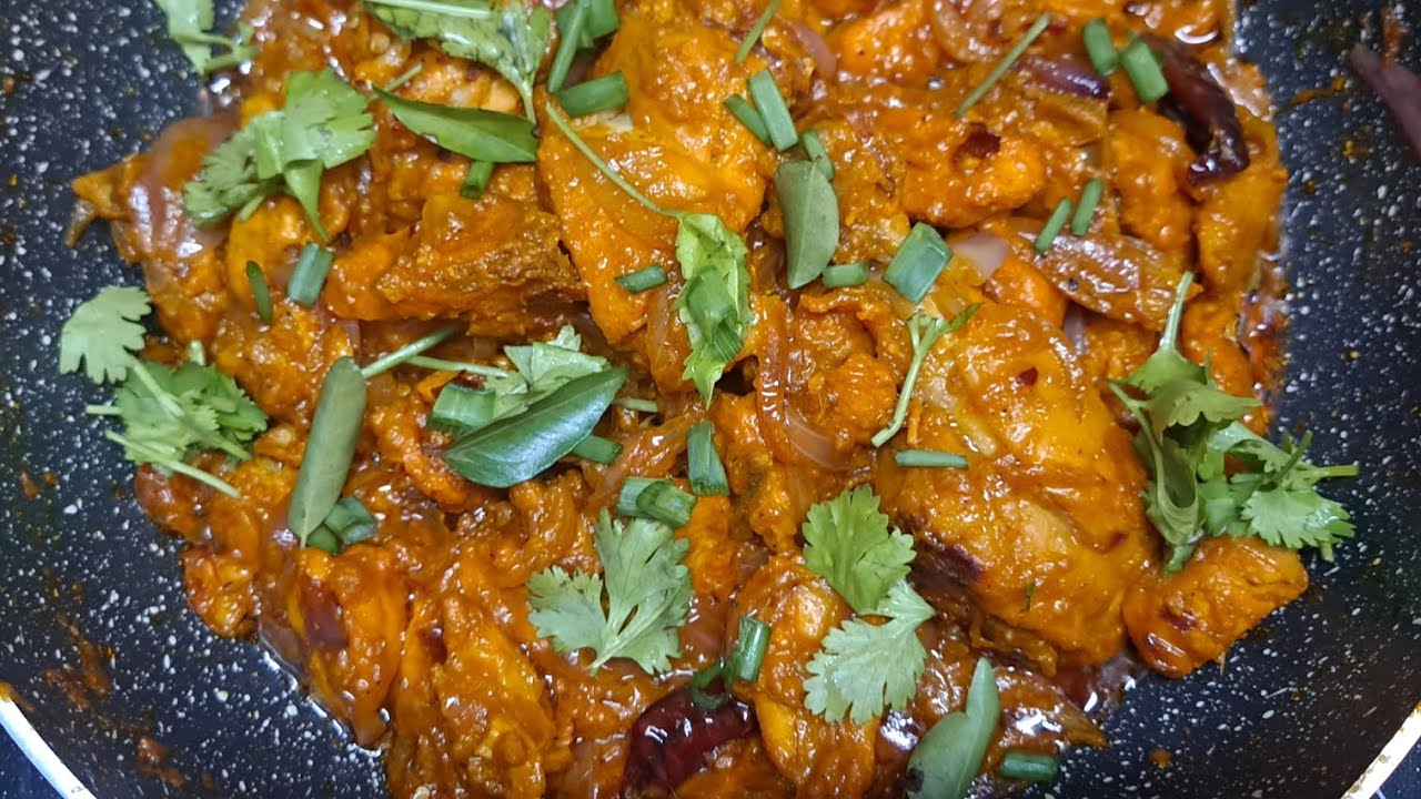 DRY CHILLI 🌶 CHICKEN RECIPEKerala specialSaafia's Gallery YouTube