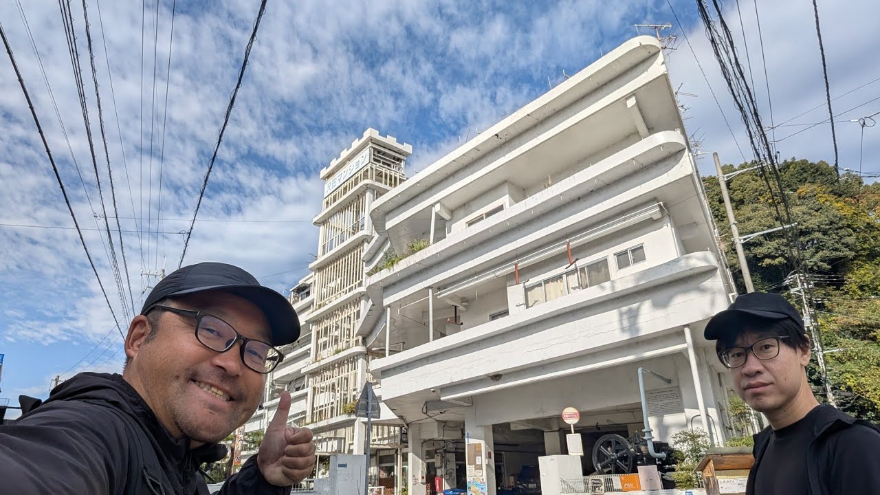 【沢田マンション】【切り抜き】1泊素泊まり4,000円！高知の一度は泊まるべきお宿！巨大DIY建築のマンションはまるで迷路！屋上に畑、イノブタいました！【なみよし宿屋放浪記 2nd】