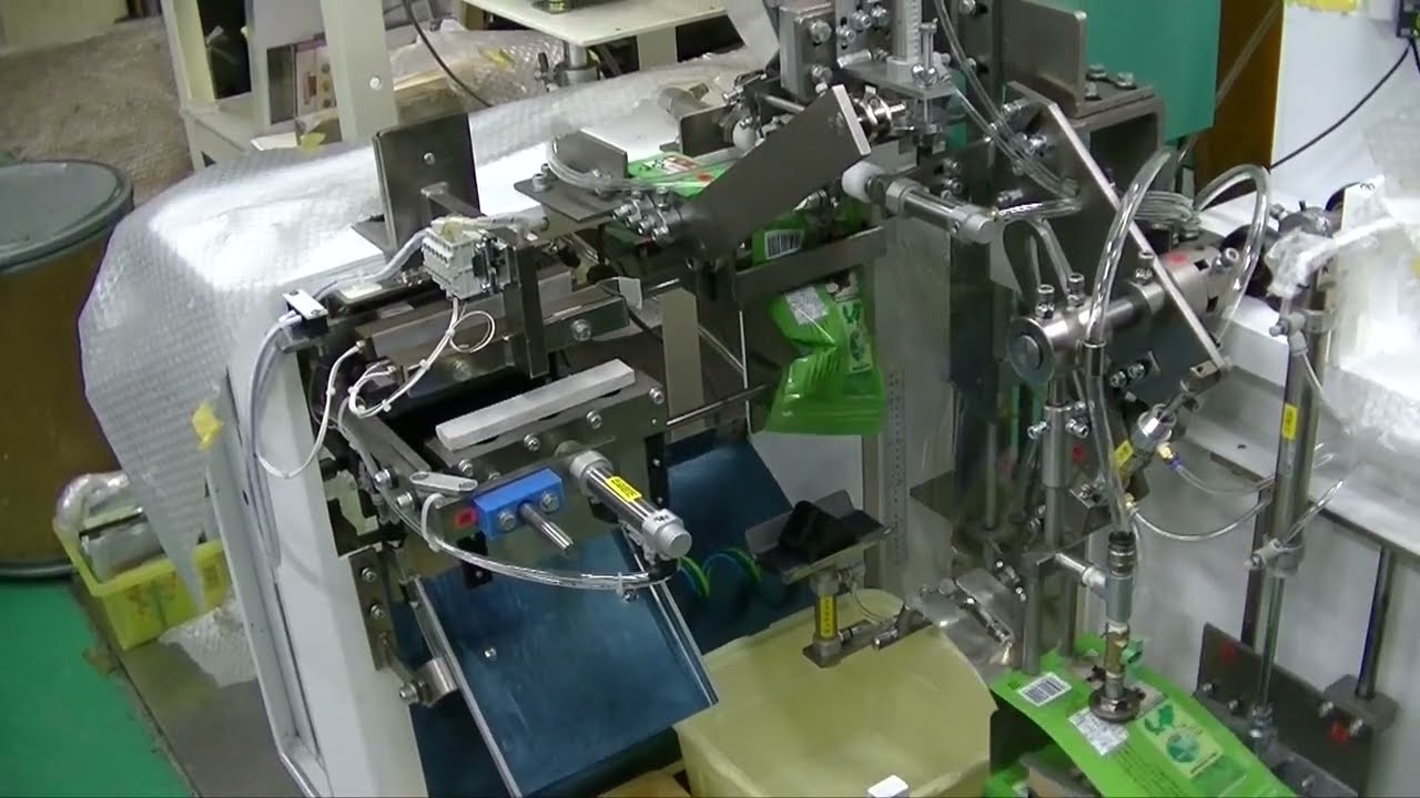 手作業の袋詰め」から解放！給袋式包装機×計量機でチャック付き天地逆